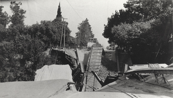 Santa Clara Street bridge collapse, 1917 (2004-17-1548)