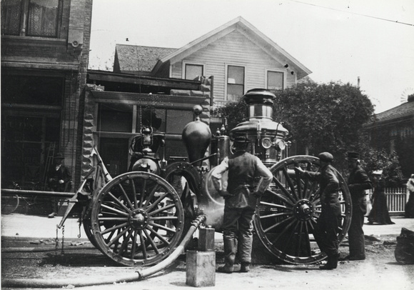 Fire pumper after 1906 earthquake (2004-17-844)